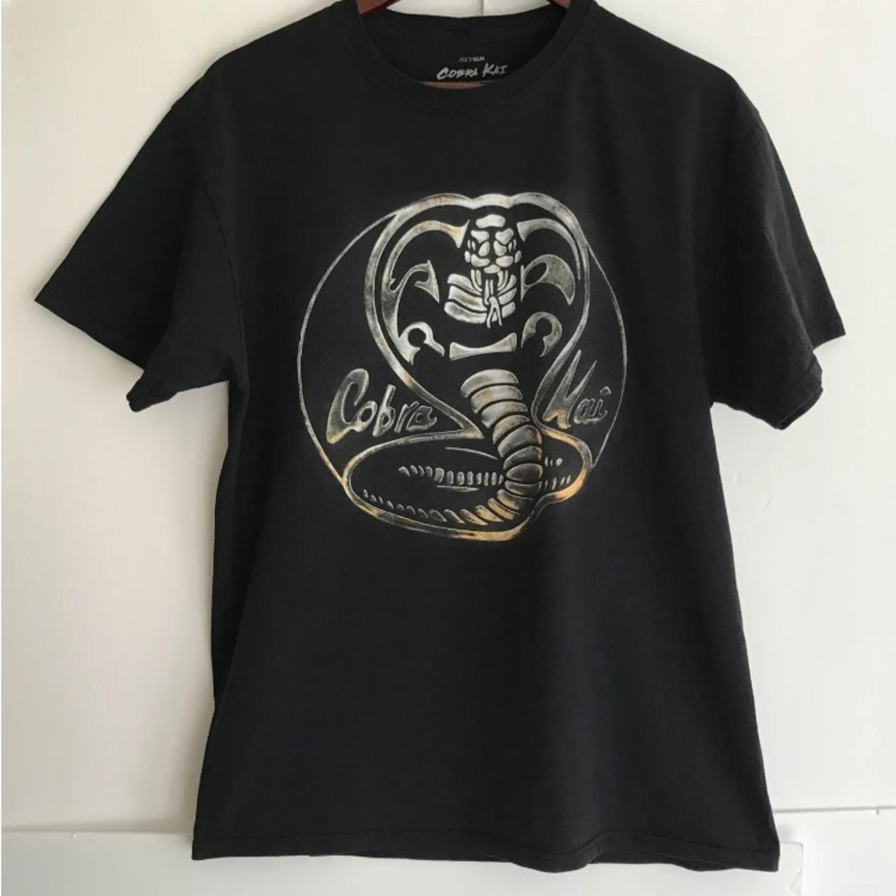 Cobra Kai Men’s Large L Black T-shirt Fifth Sun 2021